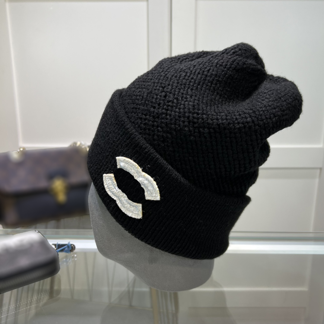 Beanie designer beanie luxury designer beanie flap design cap autumn and winter with woolen cap high elastic fabric classic colour men and women with the same models