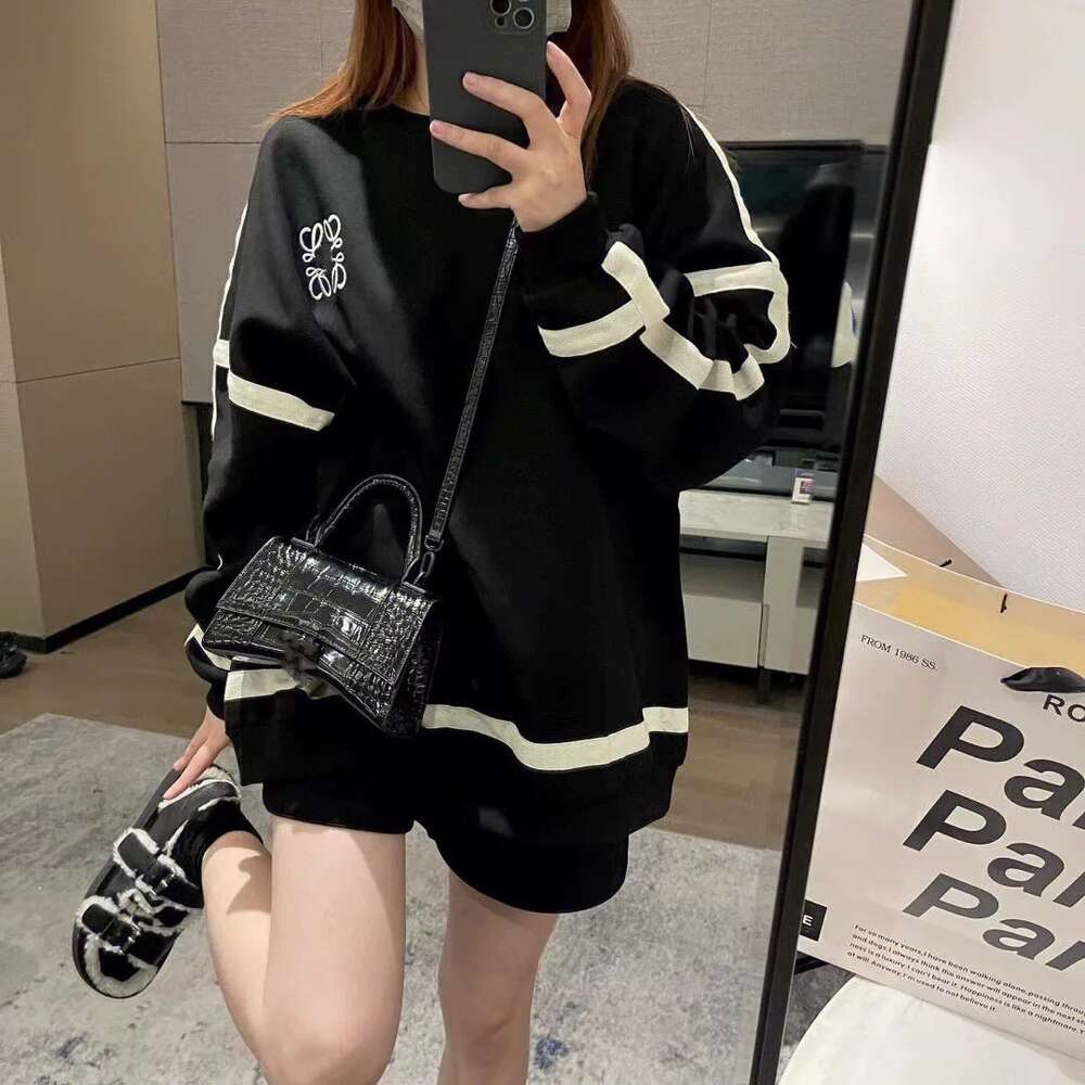 loewee women sweater High Edition Autumn/Winter New Fashion Brand LOE Contrast Heavy Work Ribbon Embroidery Plush Round Neck Sweater for Men and Women