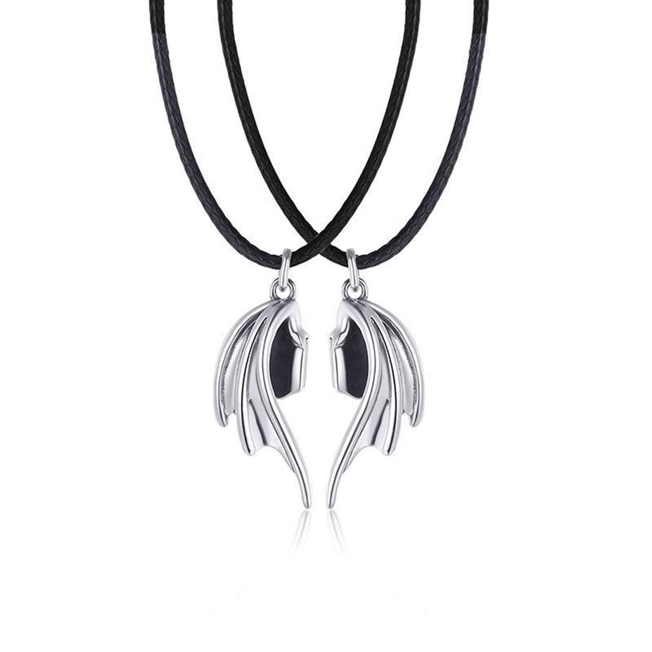 Colliers pendants aimants punk attirent la chaîne de corde en cuir Collier d'aile de démon ange pour les couples d'amant Men des femmes