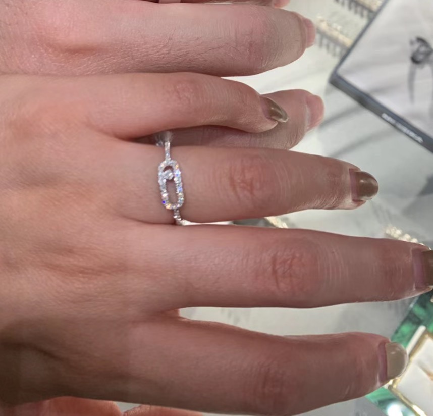 Klassisk varumärkesdesigner Pin Diamond Rings Baby Move S Sterling Sier Hollow Square Moverble Zircon Charm Wedding Ring for Women Jewelry Party Gift