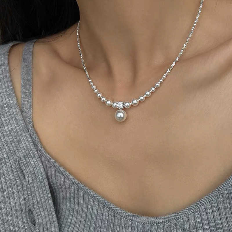 DESIGNER 2024 Collana in argento con perle stile lusso leggero donna, alla moda e versatile, temperamento elegante, tendenza semplice e di fascia alta con catena alla clavicola