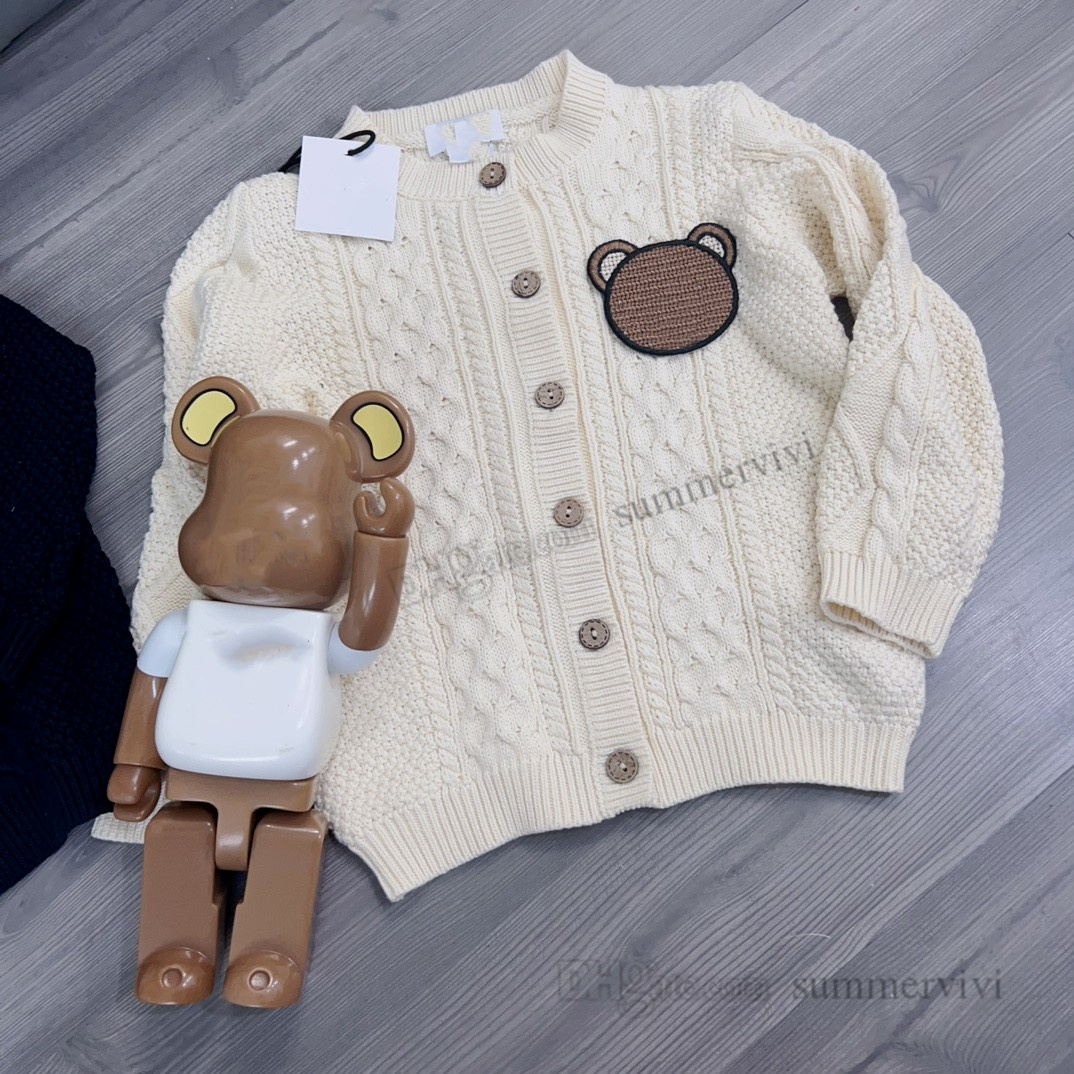 Diseñador infantil niños oso cardigan de punto niñas pequeñas dibujos animados apliques suéter de manga larga outwear bebés niños giros tejer ropa S0620