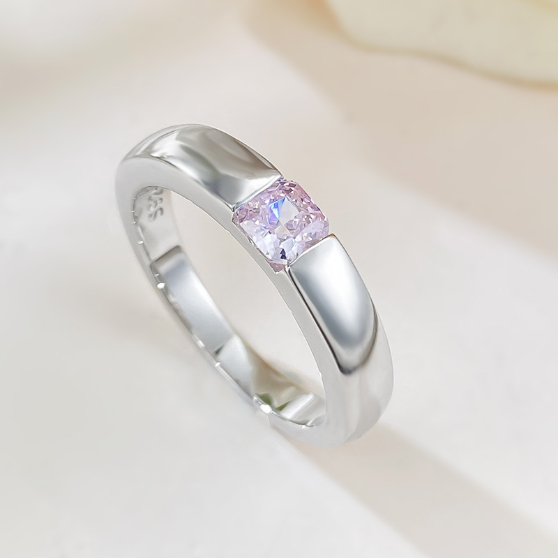 Solitaire Pink Moisanite Diamond Ring 100% Real 925 Sterling Silver Party Band Anchons pour femmes Bijoux de fiançailles de fiançailles pour femmes