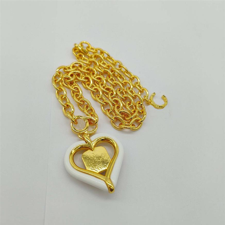 2023 Luxury Quality Charm Heart Shape Pendant Necklace With Red Diamond in 18K Gold Plated Have Stamp Box PS7520A217A