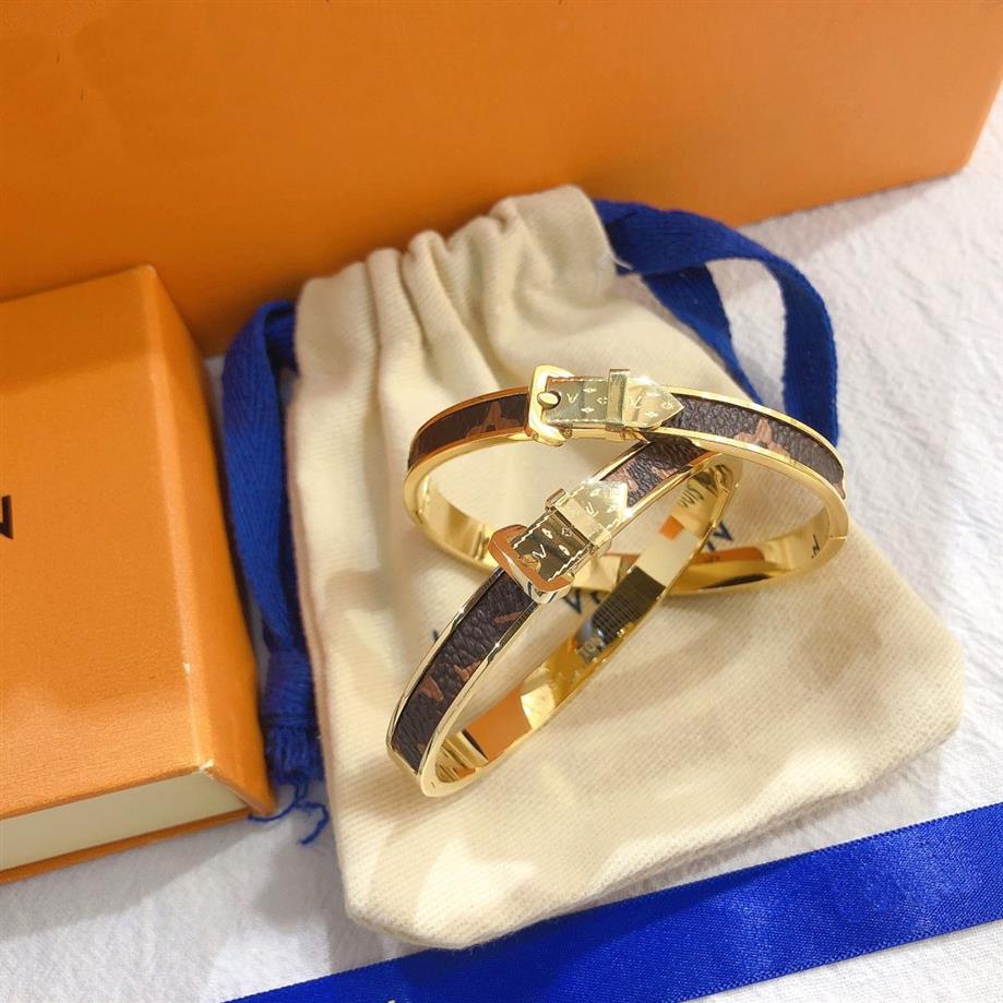 Bracelets de nouveau style Femmes Bangle Designer Lettre bijoux Faux en cuir 18k Gold plaqué en acier inoxydable pour femmes