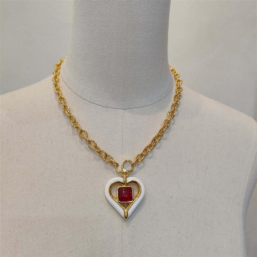 2023 Luxury Quality Charm Heart Shape Pendant Necklace With Red Diamond in 18K Gold Plated Have Stamp Box PS7520A217A