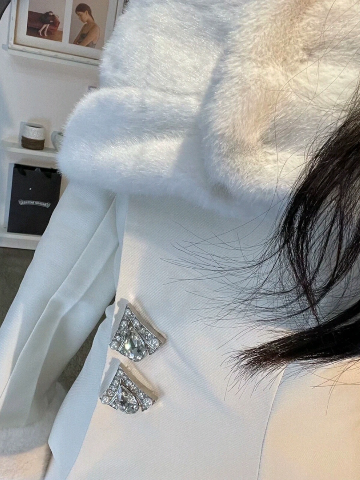 Fur set for women, Xiaoxiang Heavy Industry, CCC, one shoulder eco-friendly fur collar, rhinestone jacket, short skirt, two-piece set