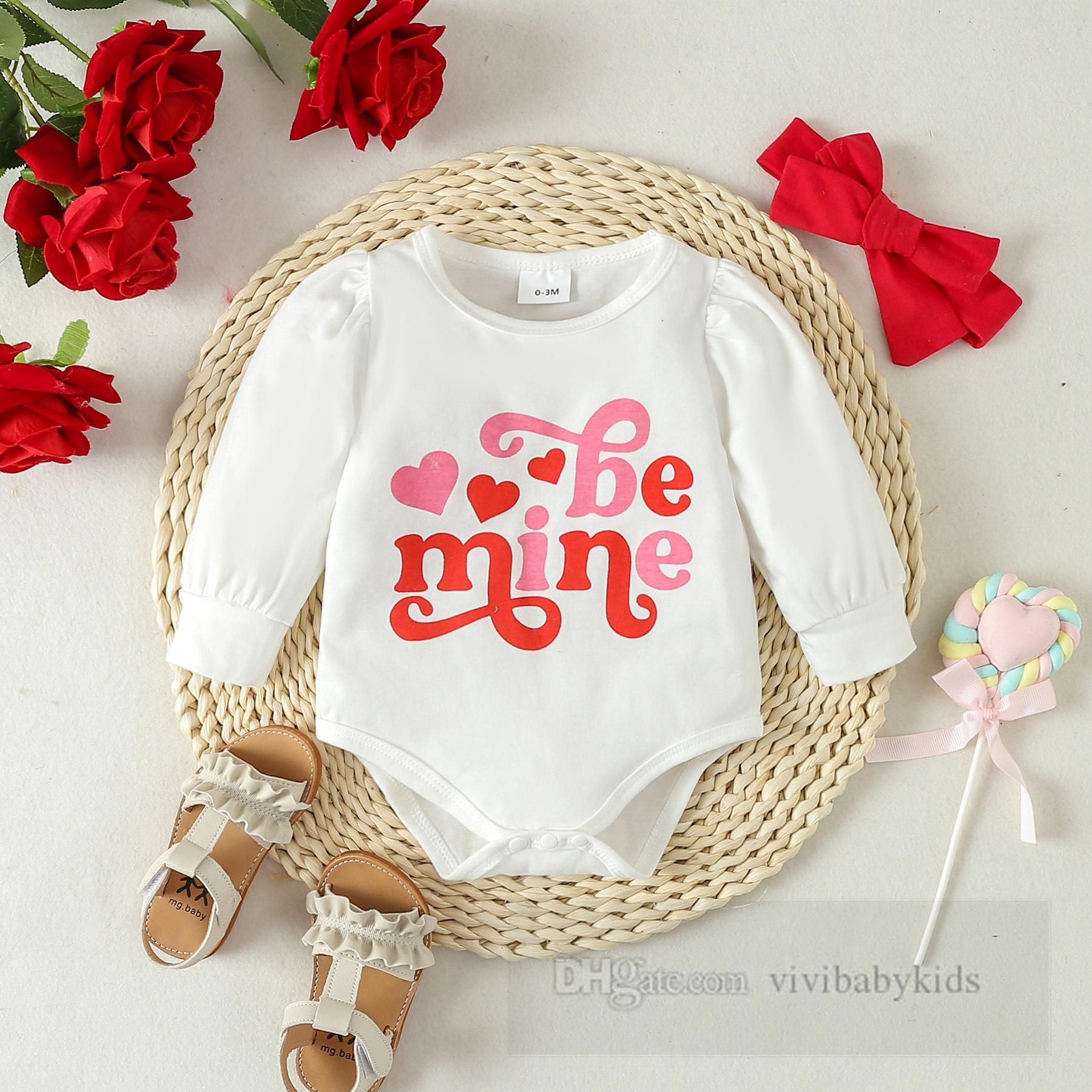 Valentijnsdag peuter meisjes kleding sets baby kinderen liefde hart brief gedrukt romper flare broek 2 stuks 2024 lente baby prinses outfits Z6384