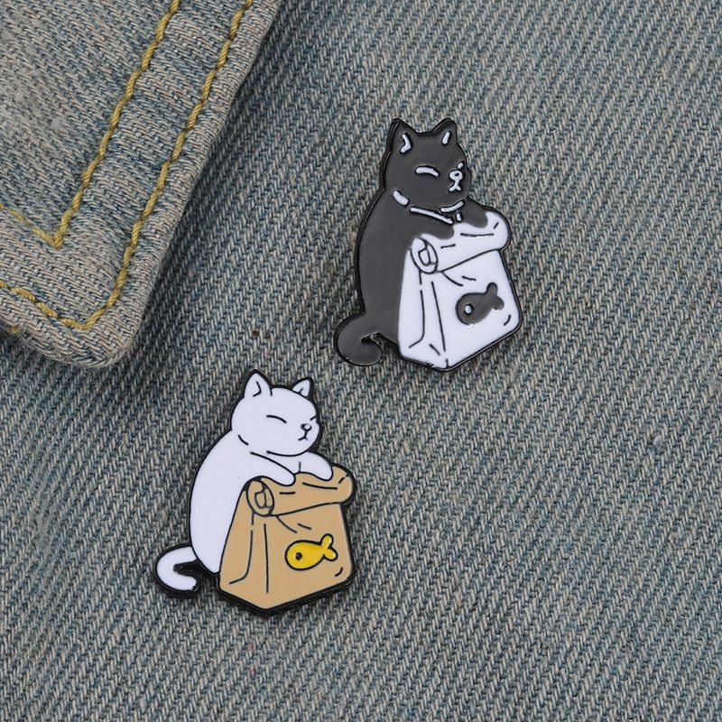 Cute Black White Cats Enamel Pins Dried Fish Bag Brooch Cartoon Animal Badges Denim Lapel Pin Jewelry Gift