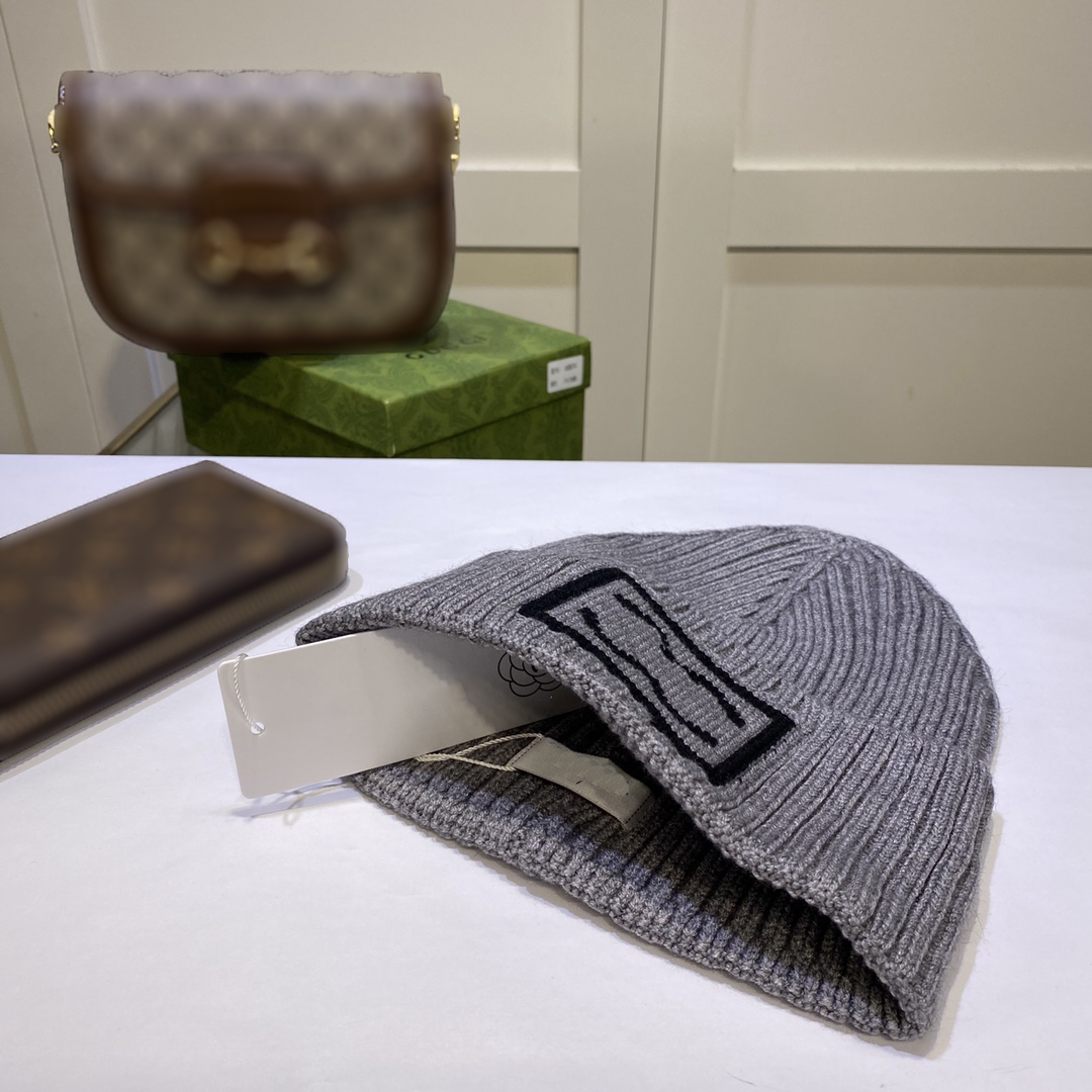 Bonnet de créateur bonnet de luxe bonnet de laine tricoté chaud et confortable grande marque classique adapté aux hommes et aux femmes hors du nécessaire