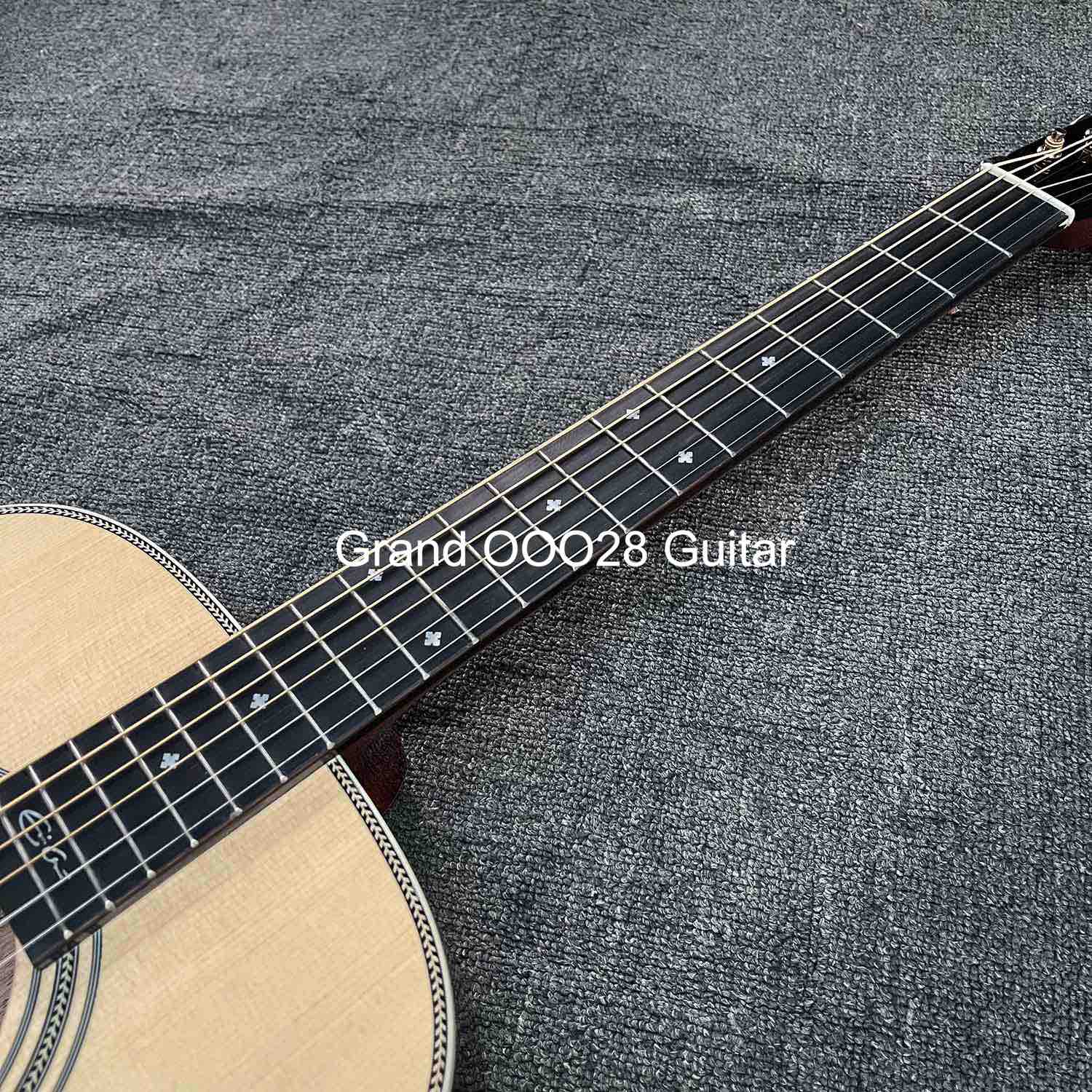 Chitarra acustica con rilegatura a spina di pesce OOO28 da 39 pollici personalizzata con top in abete massiccio