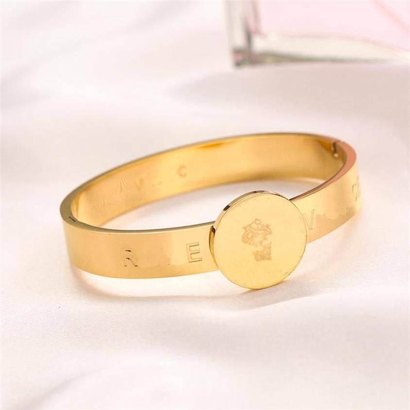 Luxuy Bangle 18k vergulde gouden bedelarmband Pop Europese en Amerikaanse modemerk Jonge stijlen Klassieke stijl Kerstpaar G219K