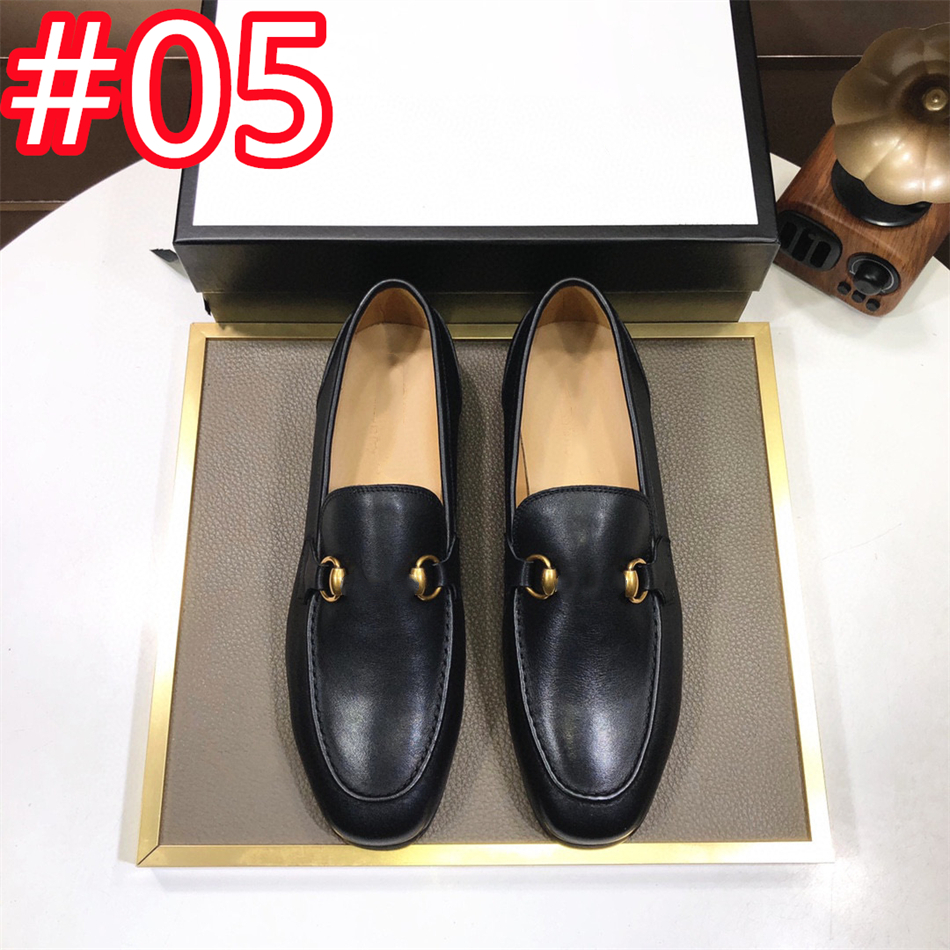 40Model Dress Shoes Homens Mocassins 100% Couro Real Calçado Dobrável Homens Mulheres Sapatos Tamanho 34-46 Mens Impresso Metal Redondo Toe Mocassins Mules Luxury Horsebit Designer