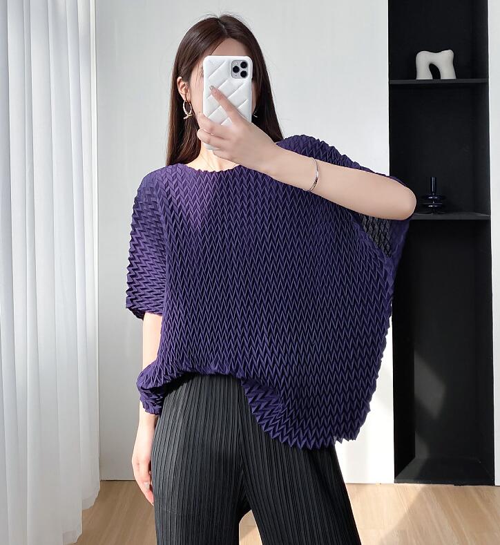 Luxury Issey 2023 Summer New European and American Fashion High Grade Pleated Casual Comant Temperament Round Neck Top