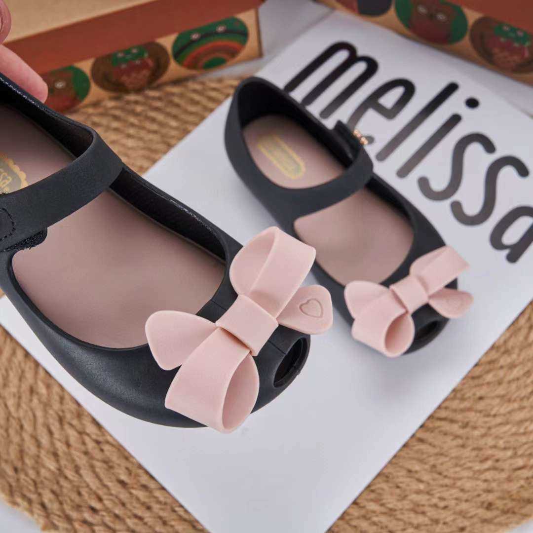 Sneakers 2023 Melissa Baby kids New Lace up Bow Fish Mouth Sandals Girls Fragrant Jelly Shoes Beach Princess Girls' Shoes HMI132HKD230701