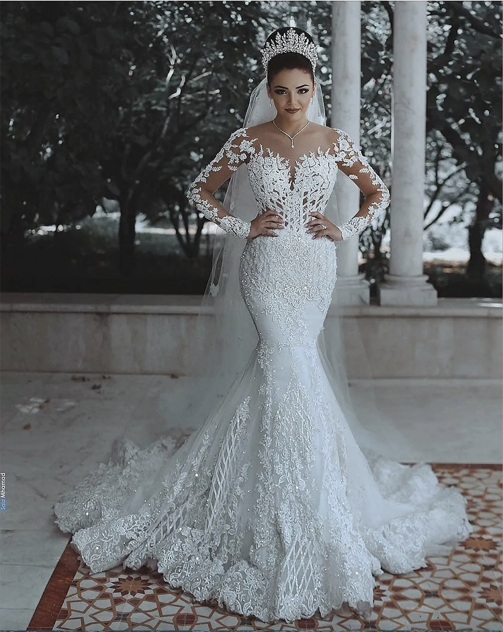 Dubai Luxury White Crystals Mermaid Wedding Dresses Sheer Neck långa ärmar Bröllop Brudklänningar med löstagbara överskjorta tåg