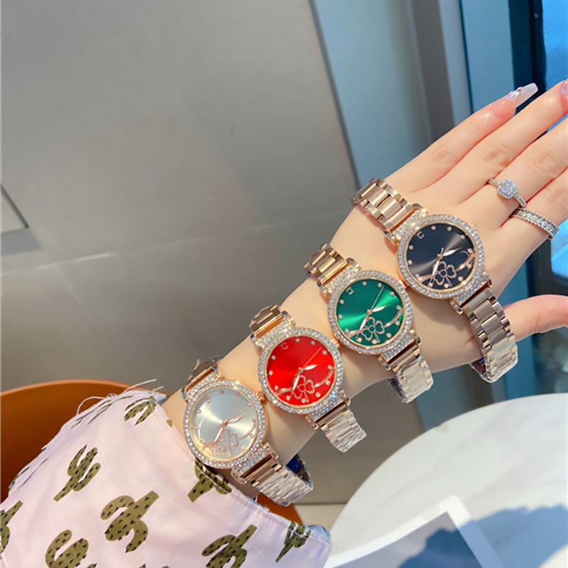 Moda pełna marka zegarek na nadgarstek Kobiet Ladies Crystal Flower Style z logo stalowy metalowy zespół kwarcowy CH96