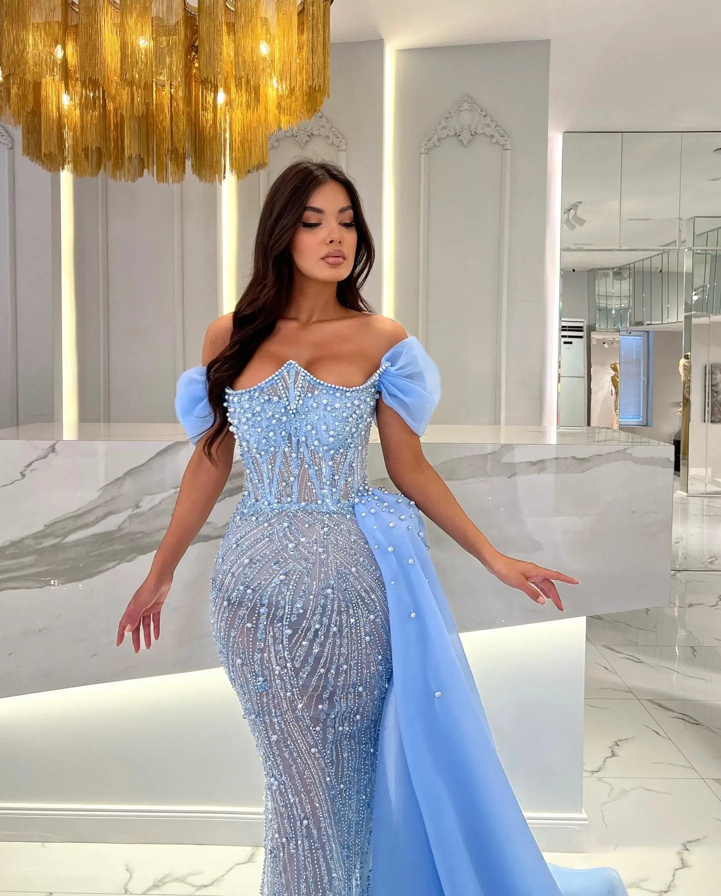 Luxury Beading Sky Blue Evening Dresses 2023 Sparkly Handmade Pearls Side Train Mermaid Formal Prom Party Gowns For African
