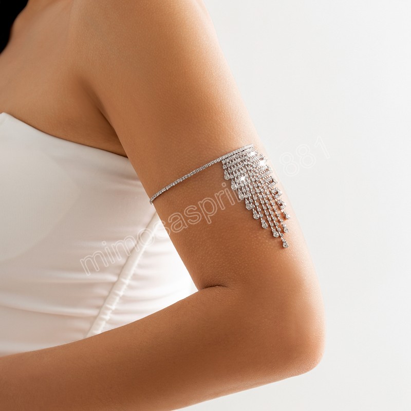 Luxuriöses Iced Out Strass-Armband mit offenem Oberarm für Damen, Schmuck, Quasten-Manschettenarmreif, Party-Geschenke, Ladis-Statement