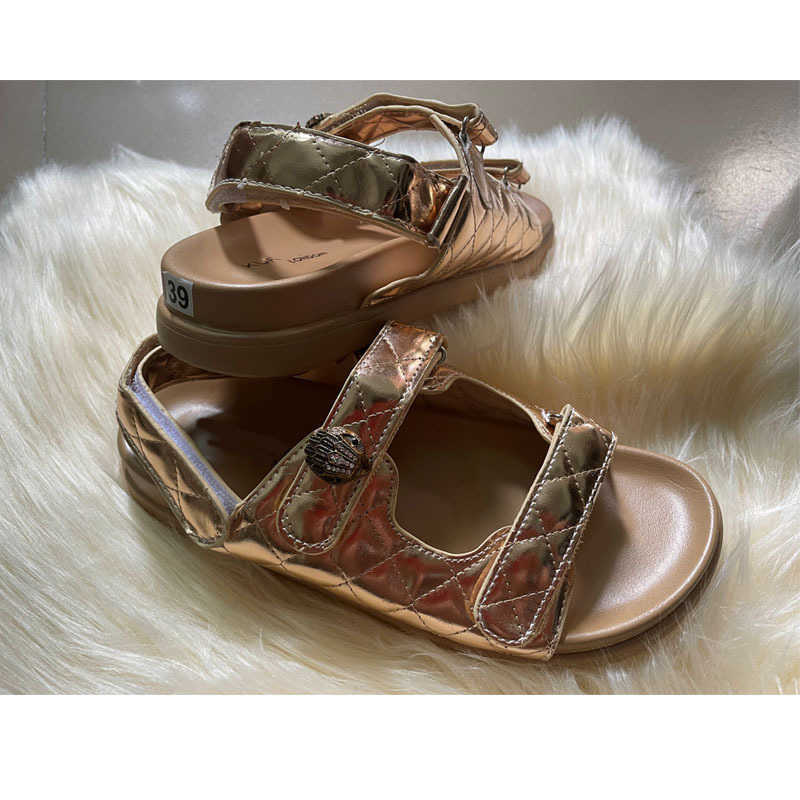 Mulheres Moda Kurt Geiger Sandálias Plataforma Chinelos Costura Luxo Arco-íris Verão Flat Beach Sandal Designer Slides Sapatos Baixos Eagle Head Diamond Hook Loop