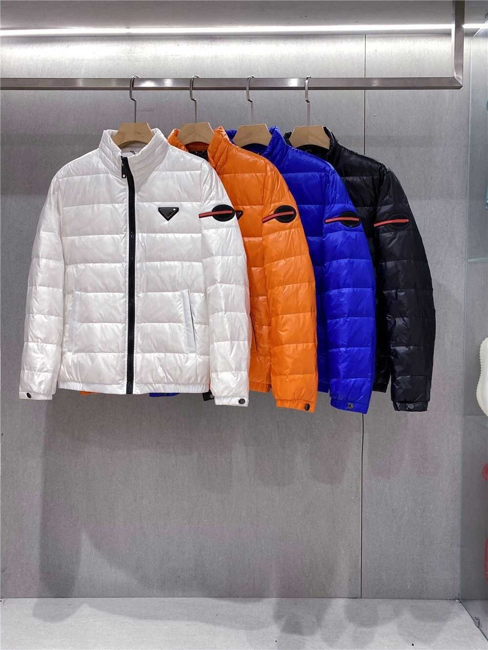 Autumn men's stand collar white duck down light light jacket, advanced straight velvet design, strong warmth, light and breathable without any odor.