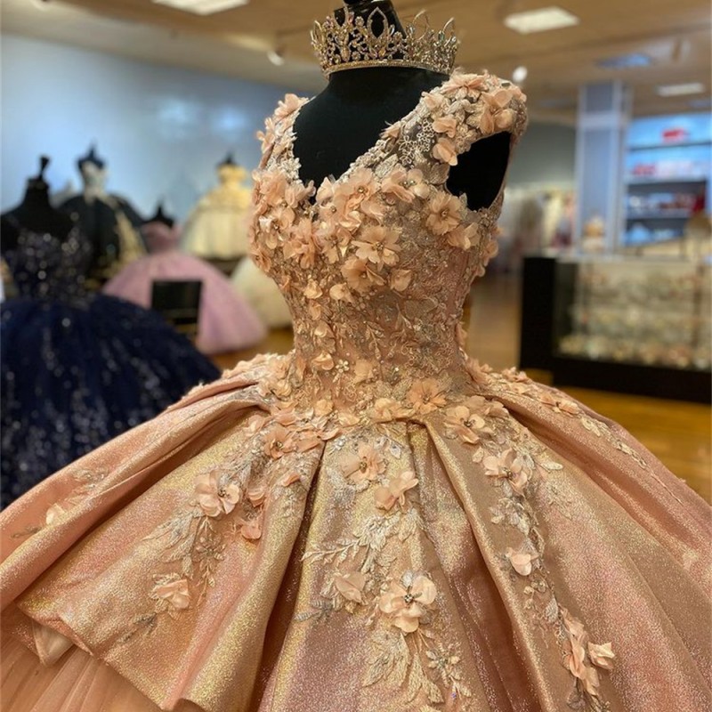 Rose Gold Quinceanera Klänningar Applikation 3Dlower Sweet 15 16 Balklänningar Klänning för kvinnor Födelsedagsklänningar vestidos de fiesta