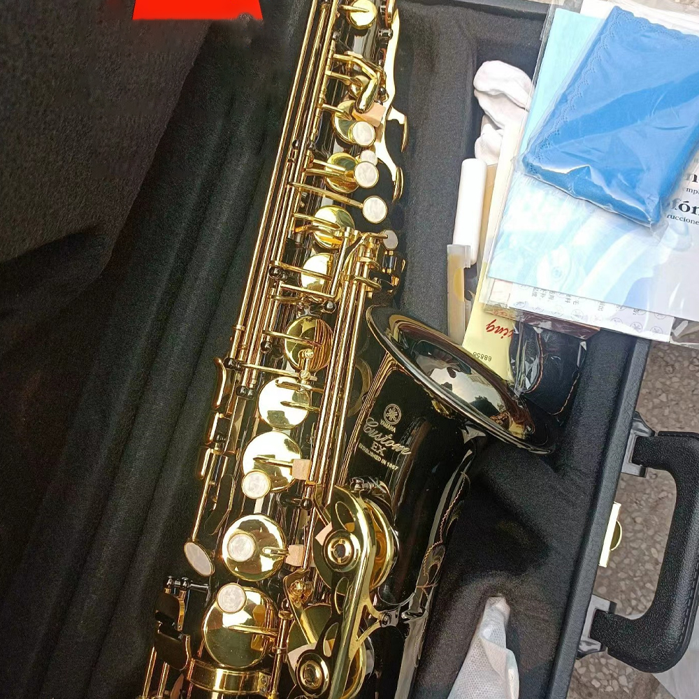 Teclas douradas de corpo preto niquelado 875 Mi bemol de alta qualidade Saxofone alto Instrumento de jazz reforçado com nervuras com acessórios