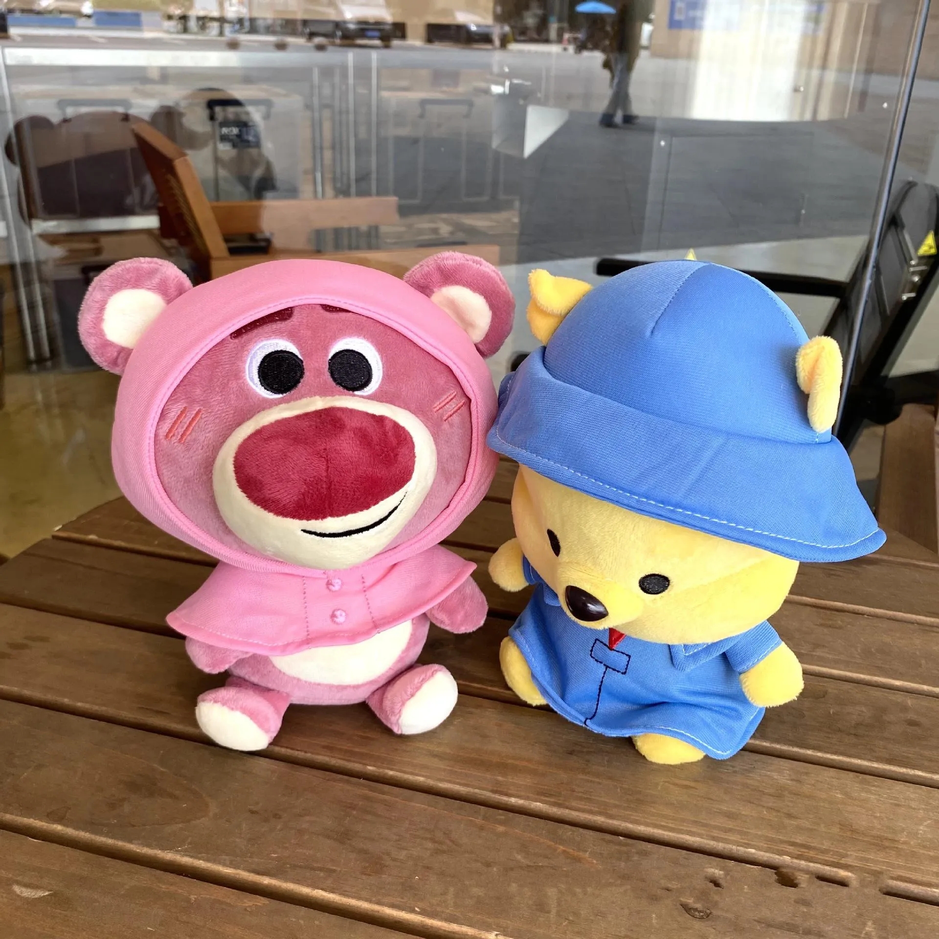 2024 grossist söt regnrockbjörn plysch leksaker barn spel lekkamrater semester gåvor rum dekoration