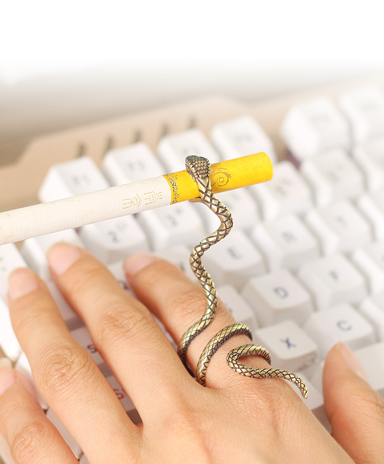 Fajki Nowy produkt Uchwyt na papierosy Pierścień Pierścień do palenia Kreatywny Spersonalizowany Potężny wąż Regulowane pierścienie męskie i damskie