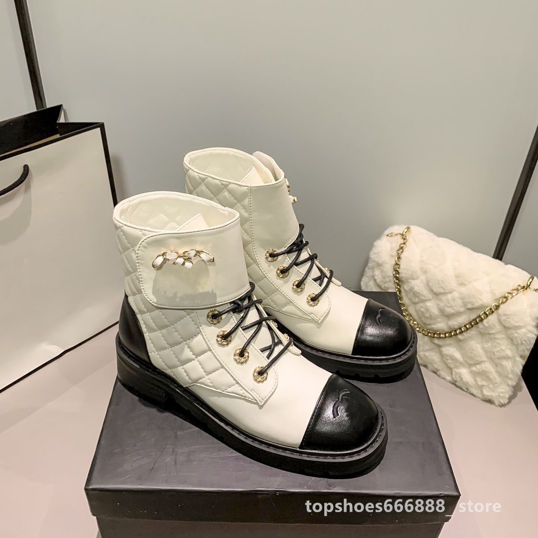 2023 Nouveau fond épais Style anglais Chelsea Martin Bottes Chaussures canal Mode Confortable matelassé Designer de luxe Chaussures Punk Style Femmes Mi Longueur Bottes Courtes