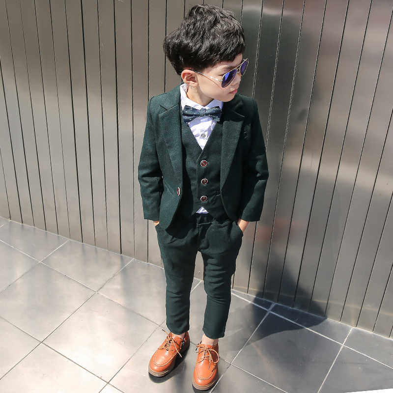 Pakken Jongens Donkergroen Formele Bruiloft Pak Kinderen Blazer Vest Broek Stropdas 4 STUKS Tuxedo Kinderen Prestaties Fotografie Jurk KostuumHKD230704