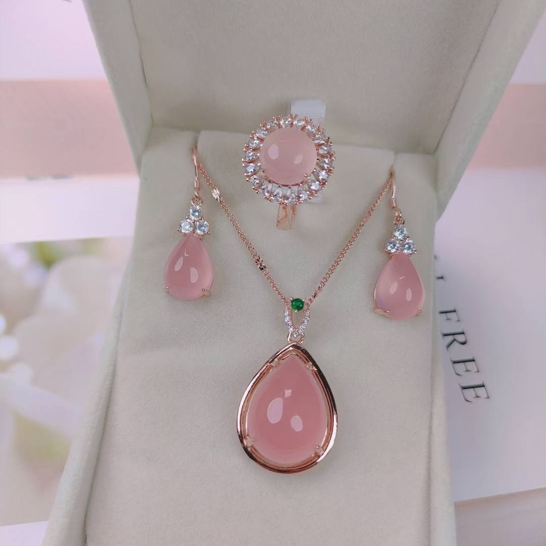 Cristal incrusté de luxe naturel rose vert calcédoine pendentif collier bague boucles d'oreilles ensemble 3 pièces ensemble de bijoux