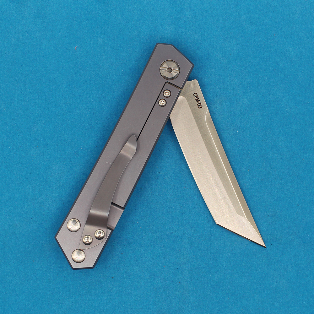 Najwyższa jakość M2375 Flipper Składanie noża D2 satiin tanto 3 mm Blade Blue TC4 Titan Ald Stopy Łożysko kulkowe Szybkie noże z otwartymi folderami