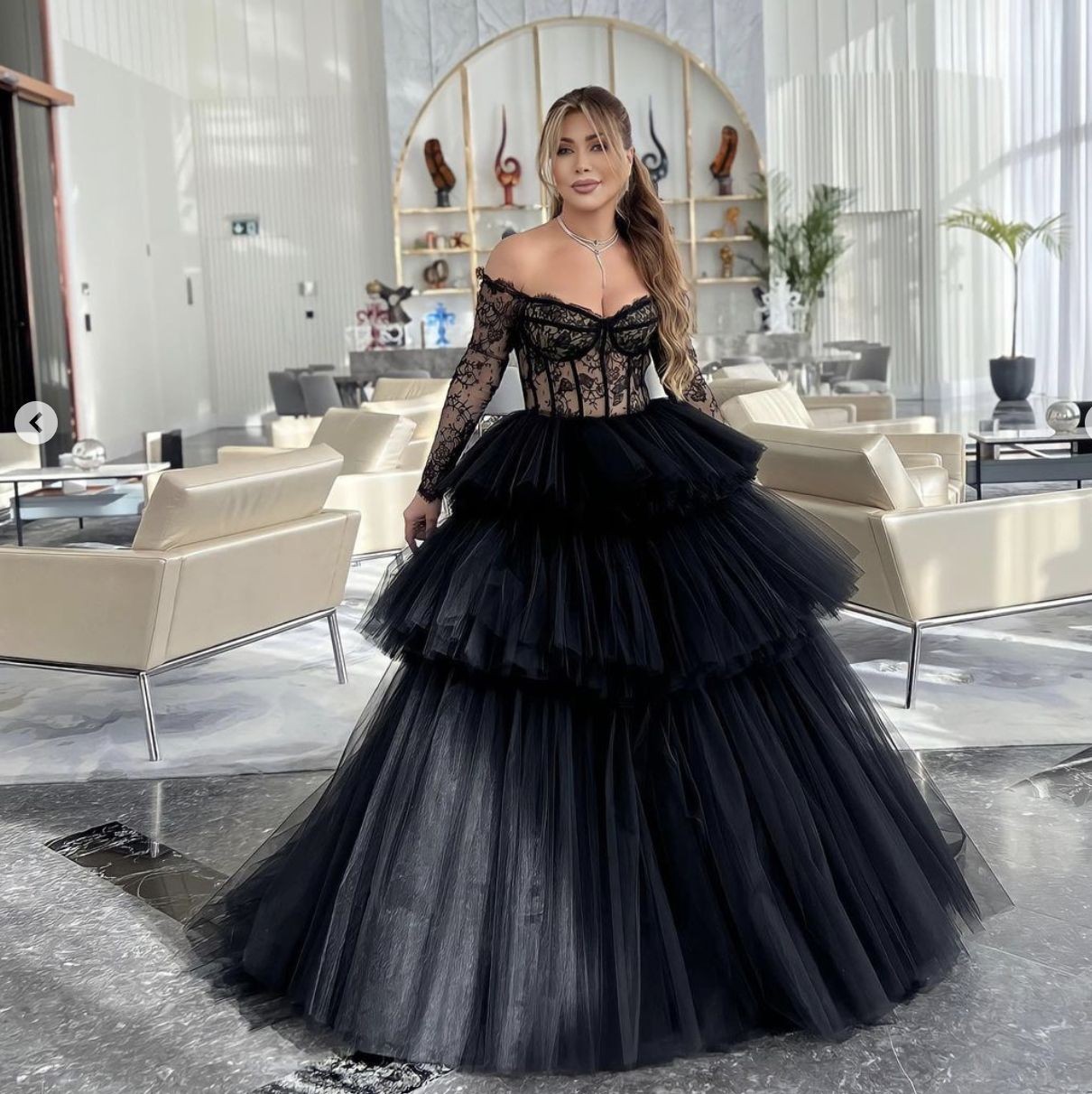 Sexy Black Lace Corset Soirée Pageant Robes Puffy Tiered Tulle Princesse Robes De Bal Avec Manches Longues Hors Épaule Femmes Occasion Spéciale Formelle Robe De Bal CL2532