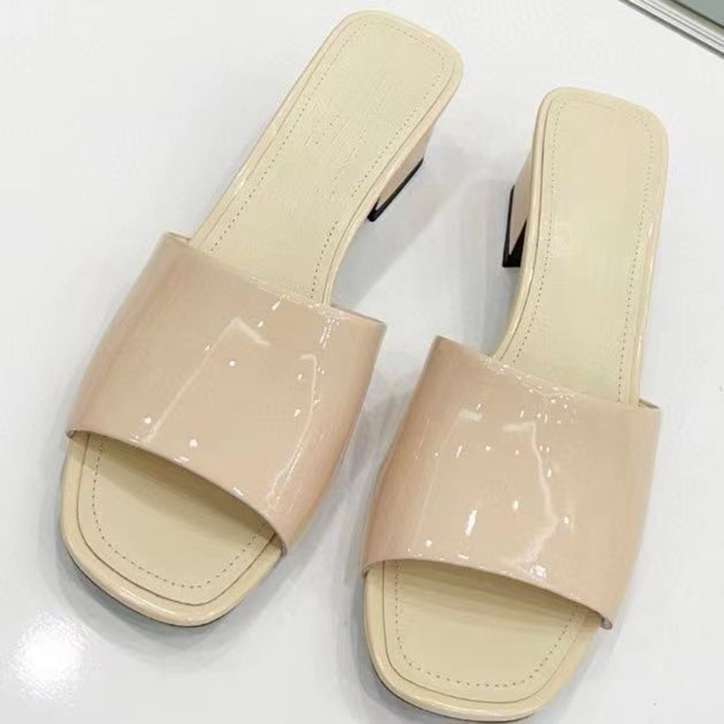 2023 Designer Pure Color Square Head Slides Chinelos Mulheres Luxo 100% Couro Ao Ar Livre Colorido Moda Sandálias Ladys Sexy Boca Rasa Sapatos de Salto Baixo