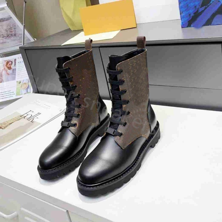 2023 Novas Botas Femininas Clássicas Martin Boots Chelsea Boots Designer Winter Leather Boots Womens Flat Ankle Boot tamanho 35-42