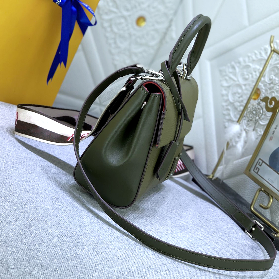 Designerväska Fashion Flap Mini-handväska Dubbel axelrem Axelväska Svart Crossbody-väska i läder liten fyrkantig väska