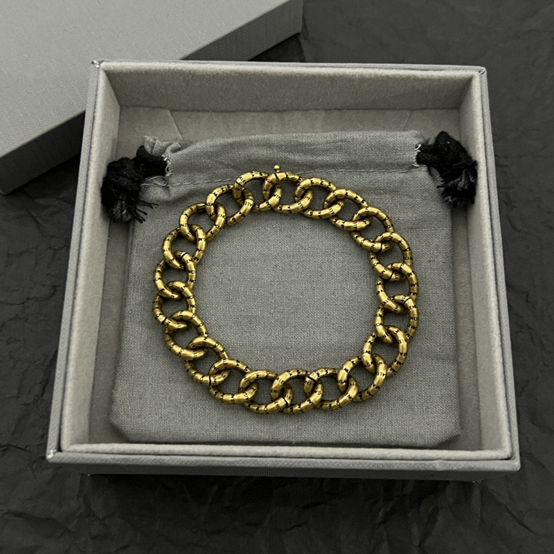 Nouveaux colliers épais vintage Bracelets Unisexe à la mode Lettres complètes Designs Punk boucle d'oreille Bijoux de luxe