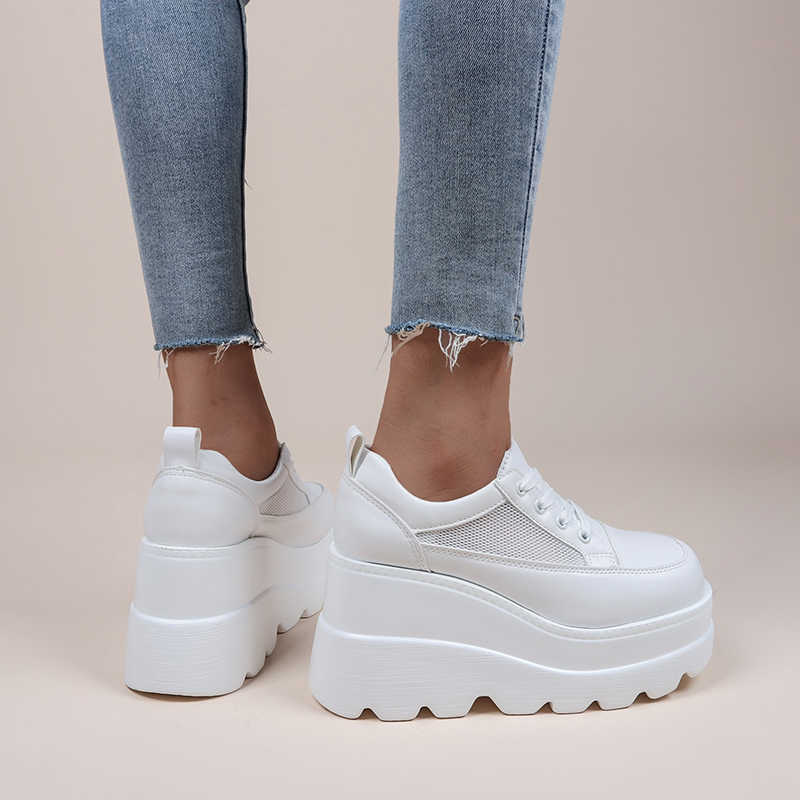 2023 nouveau blanc baskets compensées chaussures plate-forme respirant chaussures creuses grosse plate-forme talon pompes chaussures femmes talons L230704