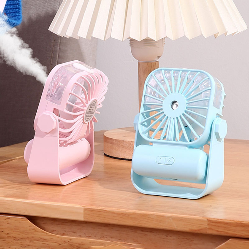 Ventilador pequeño con rociador de escritorio, mini ventilador de escritorio para estudiantes en casa, ventilador portátil para exteriores