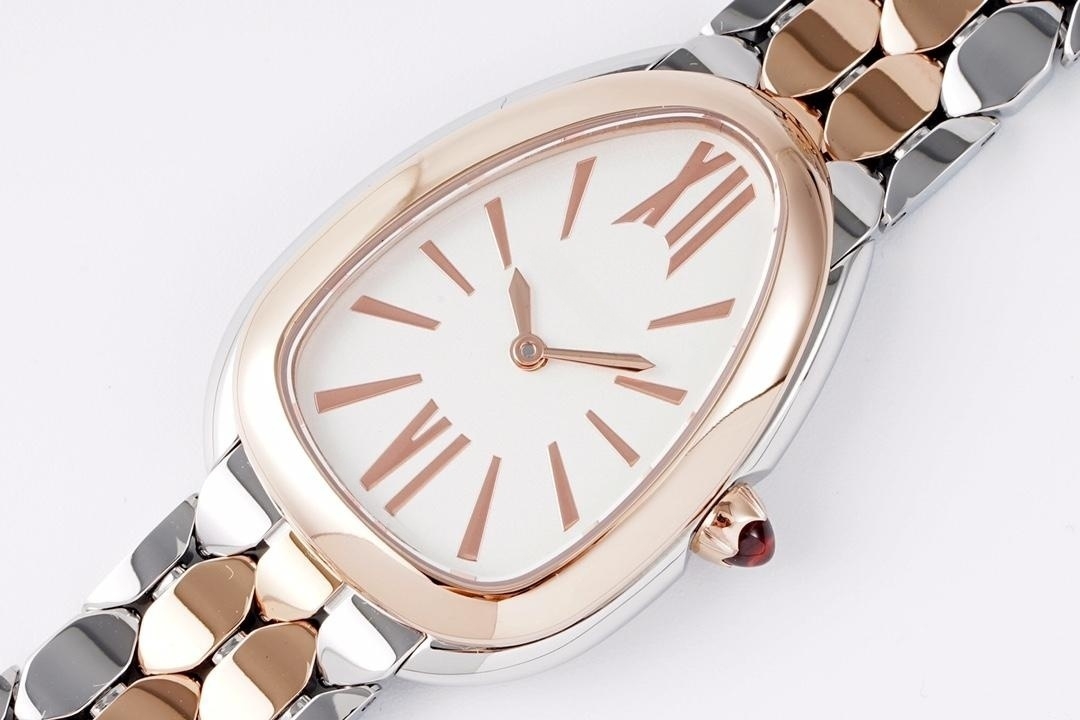 Nuovo orologio da donna alla moda di lusso con batteria al quarzo con quadrante classico con anello di diamanti