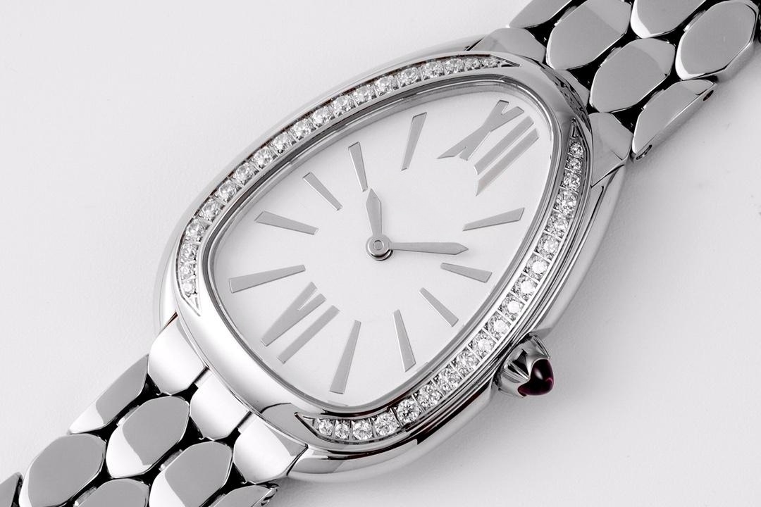 Nieuwe luxe modehorloge dameshorlogeset Klassieke diamanten ring wijzerplaat quartz batterij