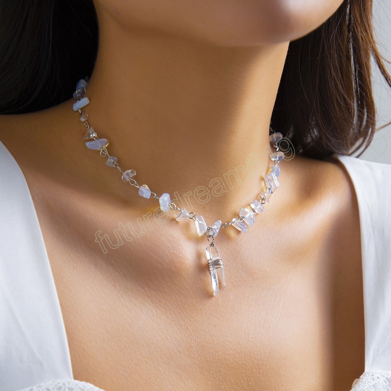 Girocollo da donna in pietra naturale con perline di chip di colore bianco trasparente irregolare con ciondolo in cristallo regalo feste di gioielli di moda