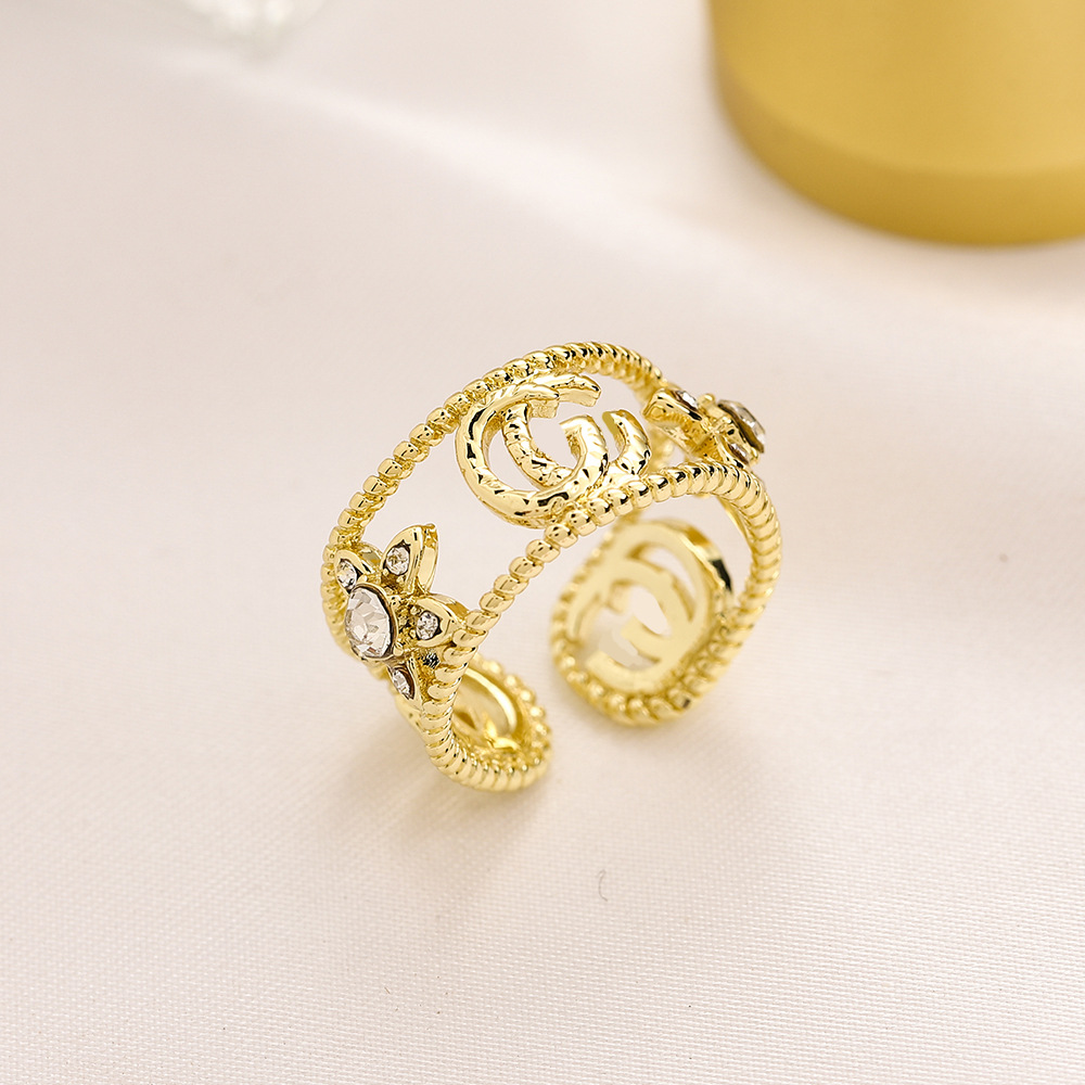 Luxus Designer Gu Design Frau Retro ausgehöhlte Buchstaben Mode Sonnenblumen Set Diamant loser Ring Hipster Ring Frau