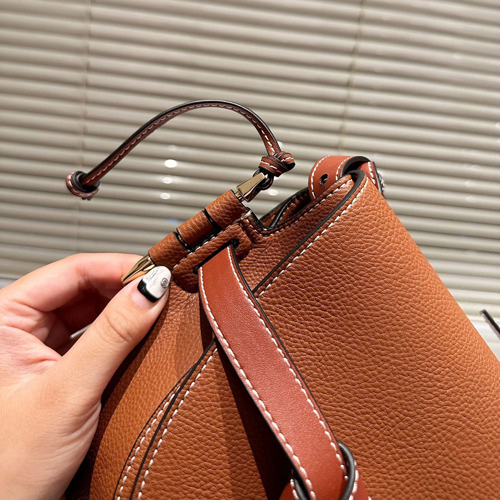 2023 High Praise Hot Selling Boutique, New Mini Small Brown Cowhide Flip Women's One Shoulder Crossbody Bag, Luxury Brand Designer Italian French Fashion Casual Style