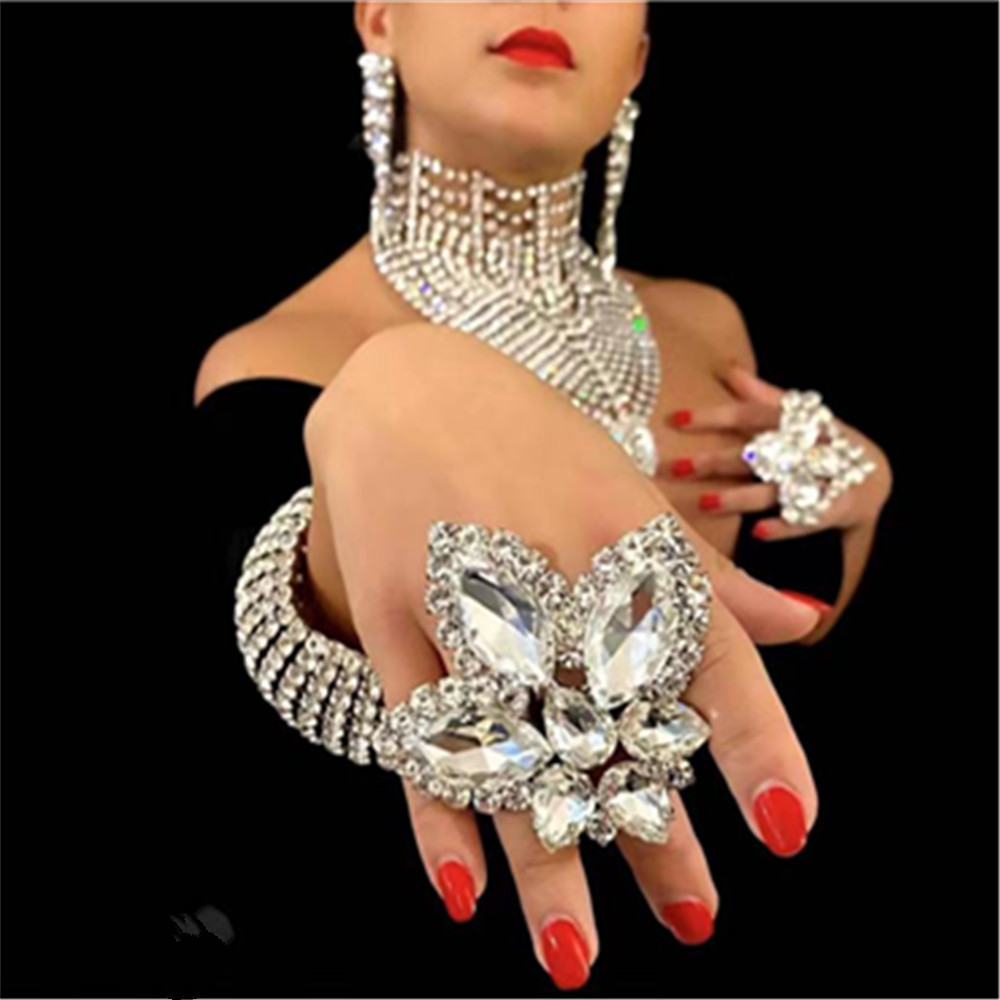 Alianças de casamento luxuosas com cristais de grandes dimensões flor anel de dedo aberto decoração para mulheres geométricas grandes pedras preciosas ajustáveis anéis grandes 230712