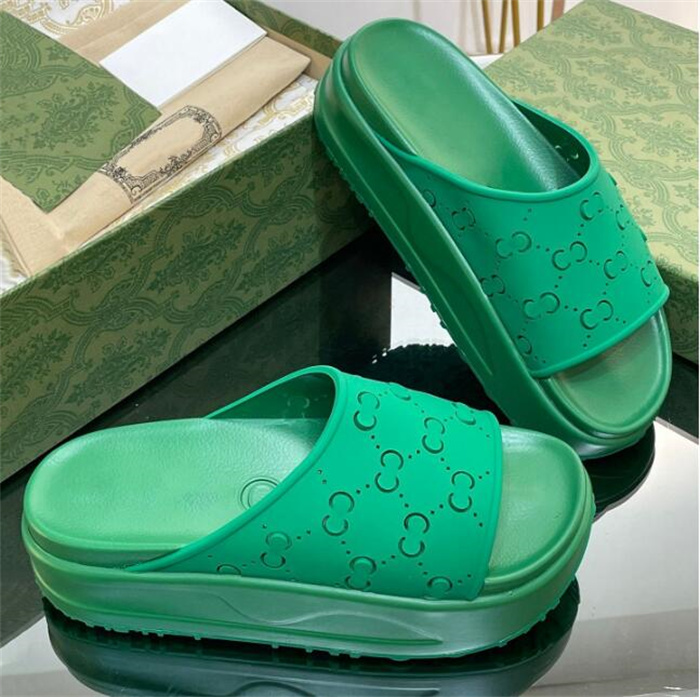 2023 Nouvelles Pantoufles Sandales Mode Macaron Pantoufles Dames D'été Plage Rayures Casual Tongs Rehaussement Pantoufles Designer Sandales Pantoufles slide