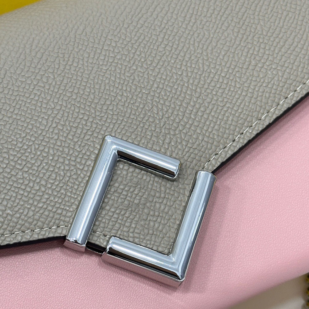 2023 Gray Pink Black Cowhide Flap Women's Wallet Rectangular utseende Flap Design Metallkedja axelrem Högkvalitativ märke Fashion Cute Personality Style