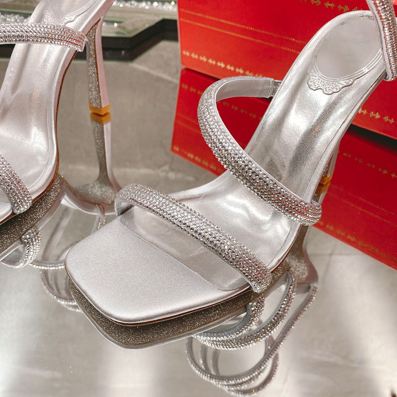 디자이너 신발 Cleo Sandal High Heels 고품질 파티 이브닝 ​​신발 디자이너 발 뒤꿈치 여성 스틸레토 샌들 RC 샌들 크리스탈 힐 유명한 고급 디자이너 슬라이드