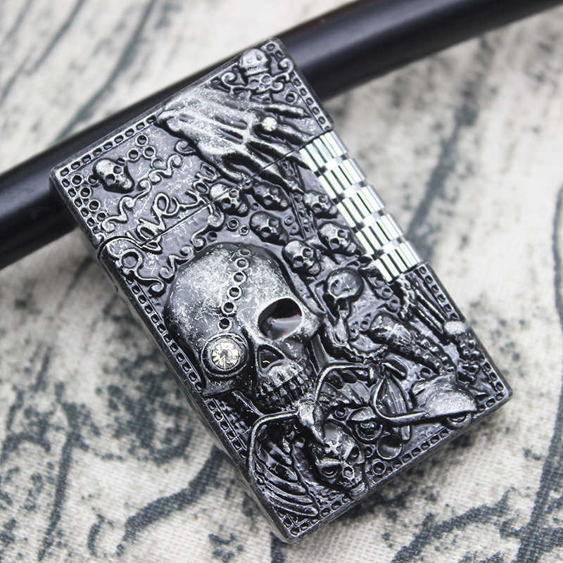 The New Metal Embossed Skull No Gas Lighter Jet Flint Flip Side Grinding Cigarette Smoking Accessories Lighters Gadgets for Men 2TJV